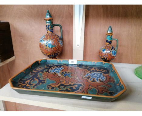 THREE DUTCH GOUDA CERAMIC ITEMS, LIDDED JARS AND TRAY 