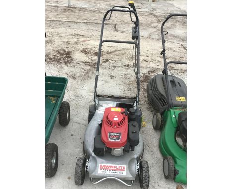 A LAWNFLITE 553HRS PRO HS PETROL LAWNMOWER WITH HONDA GXV 160 ENGINE 
