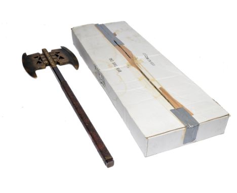 Noble Collection Knife and Sword replicas for Lord of the Rings, comprising No. NN2222, Battle Axe of Gimli. Looks excellent 