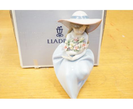 Lladro figure fragrant bouquet boxed