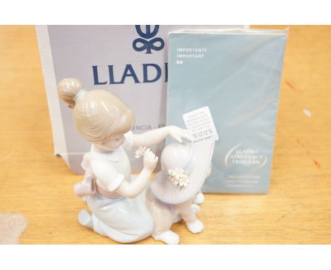 Lladro figure An elegant touch boxed 