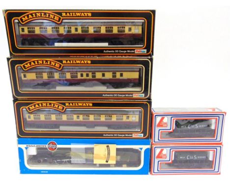 [OO GAUGE]. A B.R. (W) COLLECTION comprising an Airfix No.54125, B.R. Castle Class 4-6-0 tender locomotive 'Pendennis Castle'