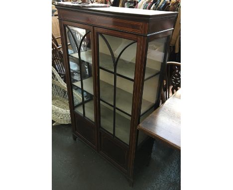 A glazed display cabinet/bookshelf, with light wood stringing, 140cmH 