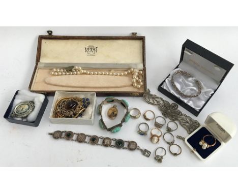 Mixed lot to include a gold coloured cameo ring, silver ring set with white stones, other dress rings, a pendant depicting st