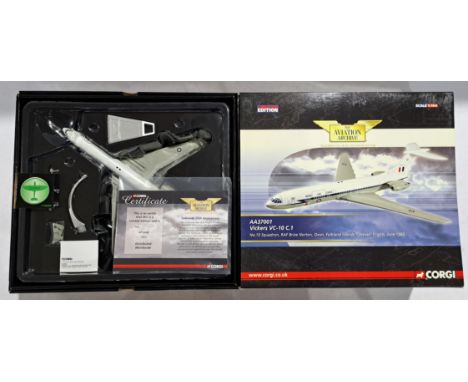 Corgi Aviation Archive 1:144 Scale AA37001 Vickers VC-10 C.1. Condition generally appears Excellent (though unchecked for com