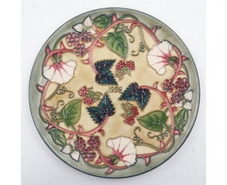 Moorcroft 1998 plate in the Summers End pattern, D: 22cm, boxed limited edition. UK P&amp;P Group 2 (£20+VAT for the first lo