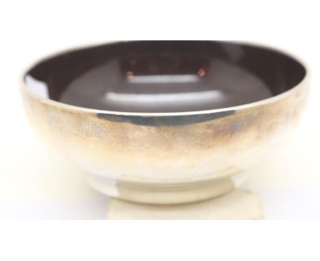Hallmarked silver bowl with engraved initials and unusual lining, 95g, D: 11 cm. P&P Group 1 (£14+VAT for the first lot and £