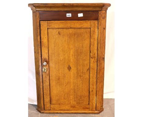 Georgian oak corner cupboard with brass fittings, W: 71 x H: 99 cm. Not available for in-house P&amp;P, contact Paul O'Hea at