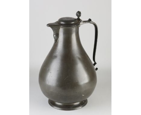 Particularly large Dutch pewter beaked pitcher.&nbsp;18th century.&nbsp;With inscription Riding type.&nbsp;Beautiful patina.&