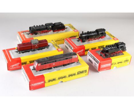 Lot with five Fleischmann locomotives with Fleischmann packaging.&nbsp;Consisting of: DB 212-380-0 + DB 81006 + DB 941730 + D