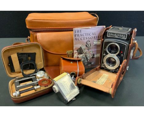 A Rolleicord synchro-compur camera by Franke &amp; Heidecke, twin lens reflex DBP/DBGM Xenar f/1:3.5/75 lens;  accessories 