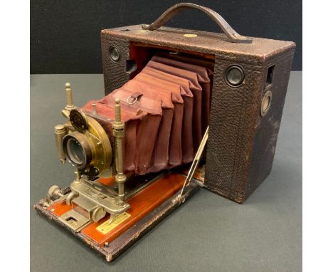 Aa Eastman Kodak Co Automatic camera, No.4 Cartridge Kodak Model Fm red bellows, c.1920 