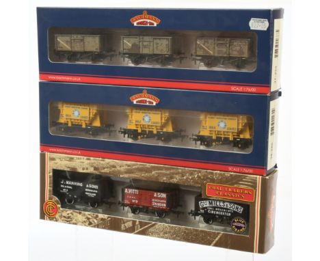 Bachmann group of tripe packs of Wagons to include 38-286 set of Presflo 22ton Cement Wagons and others (see photo). Conditio