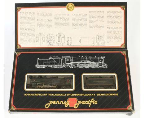 Bachmann Spectrum HO Gauge Ref 84002 4-6-2 Multistrip K4 Class Steam Locomotive No. 5425 "Pennsylvania". Condition is general