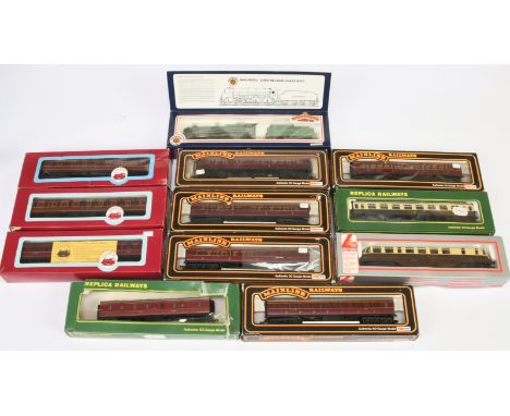 Bachmann, Lima &amp; Similar mixed group of Locomotives and Rolling Stock to include 31-401 4-6-0 Southern Lord Nelson Class 