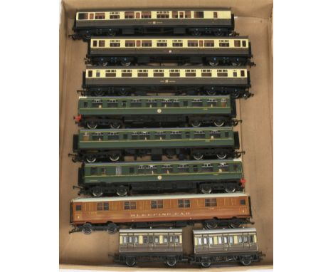 Hornby &amp; Bachmann mixed group of 3-Car DMU and Coaches (see photo). Conditions are generally Excellent to Near Mint.&nbsp