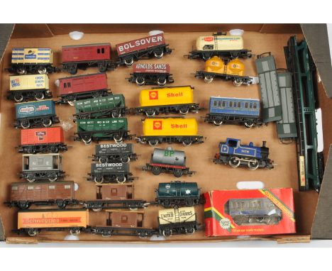 Hornby (GB) OO and Lima - To include R255 and two Carriages, plus Lima Car transporter wagon and others. Conditions: Mostly G