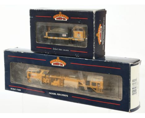 Bachmann pair of Motorised Units comprising of 36-165 Plasser Tamper Machine and 36-150 Plasser OWB 10 with Crane. Conditions