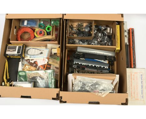 Graham Farish, Hornby &amp; Similar mixed group of items to include Rolling Road, Spare Parts and other items (see photo). Co