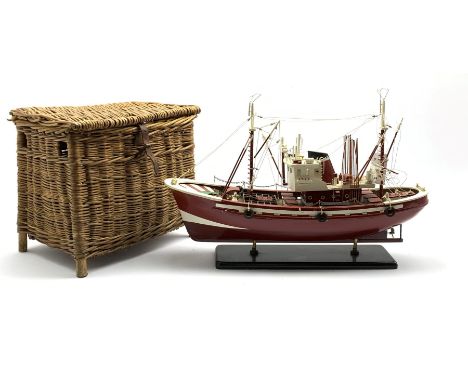  Scale model of a Trawler, L59cm, together with a wicker fishing basket (2)   - Condition Report 