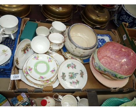 A quantity of china to include Royal Staffordshire part teaset, Royal Staffordshire Pottery 'Honeyglaze' cake stand, Royal Al