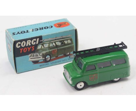 Corgi Toys No. 405 Bedford Utilecon AFS tender, comprising of green body with black roof ladder, flat spun hubs and AFS trans