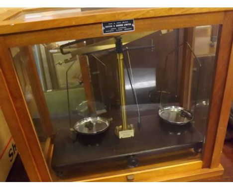 Cased set of 20th century chemist's scales marked "Microid Duorider", bearing trade label for Griffin & George Ltd, case 18" 