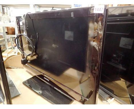 Samsung 32" television with remote control, working at lotting up. All electrical items in this lot have been PAT tested for 