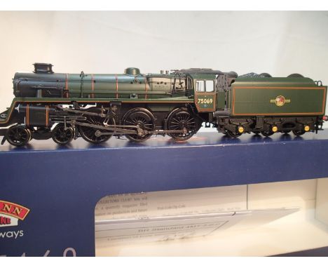 OO scale Bachmann 31-116, class 4MT, 75069, lined green, late crest, as preserved, near mint, storage wear to box. UK P&amp;P