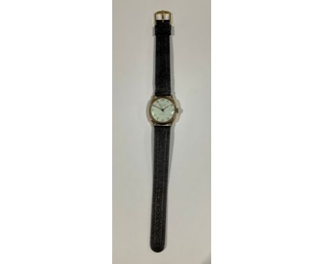 A hallmarked 9ct gold Avia 17 jewel vintage wristwatch 