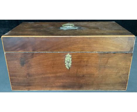 A George III mahogany two compartment tea caddy, 15cm high, 30cm wide 