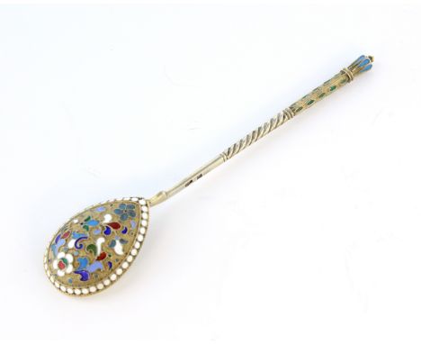 An antique Imperial Russian 84 Zolotnik Silver and enamel tea spoon by Nikolai Pavlov, Moscow 1908-17. The fig shaped bowl fe