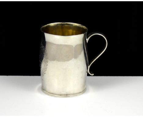 A rare antique George III provincial North Country Sterling Silver mug by Richard Richardson of Chester, 1765. Of bellied for