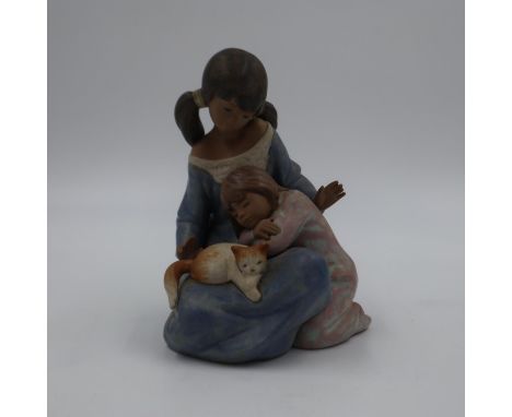 Lladro Gres figure Mother, Child and Cat. UK P&amp;P Group 2 (£20+VAT for the first lot and £4+VAT for subsequent lots)