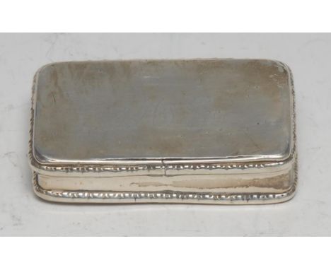 An early Victorian silver rounded rectangular snuff box, hinged cover, 6cm wide, Sheffield 1837 