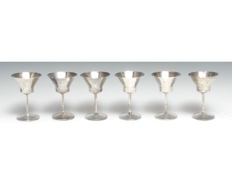 A set of six George VI silver Art Deco goblets, Gladwin Ltd, Sheffield 1937, 16.6 ozt. (6) 