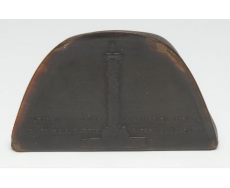 The Cult of Napoleon Bonaparte - a 19th century pressed horn novelty snuff box, as a bicorn hat, the hinged cover with a view