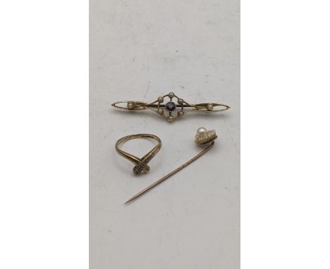 Gold jewellery to include a 9ct gold ring, 1.2g, together with a yellow gold sapphire and pearl brooch, tested as 15ct, 2.9g,