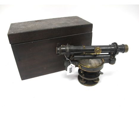 A Negretti and Zambra, London Brass Surveyors Level, impressed WD2 714, in original wooden box, 25cm long.