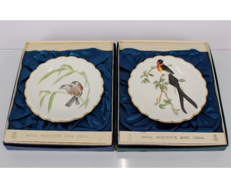 Two Royal Worcester "The Birds of Dorothy Doughty",&nbsp;limited edition plates, boxed&nbsp;