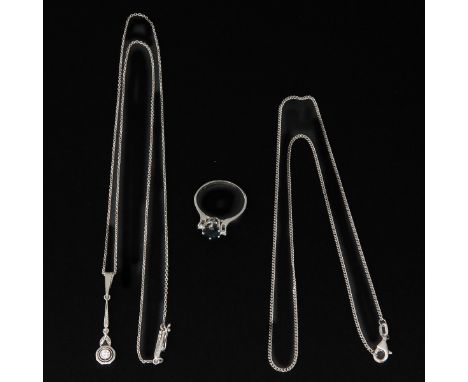 consisting of 2 necklaces, pendant with diamond and ring with sapphire and diamond, incl. 14 carat gold
