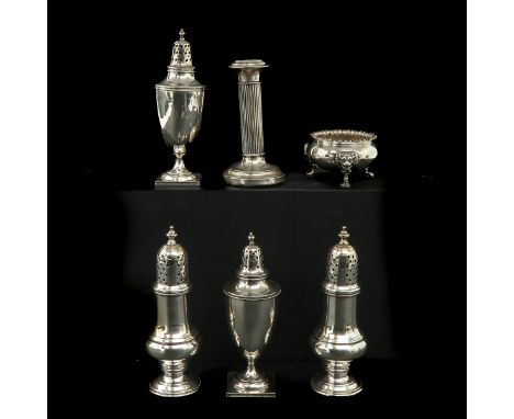 silver, consisting of sugar shakers, candlestick and salt cellar, diameter 9 cm.