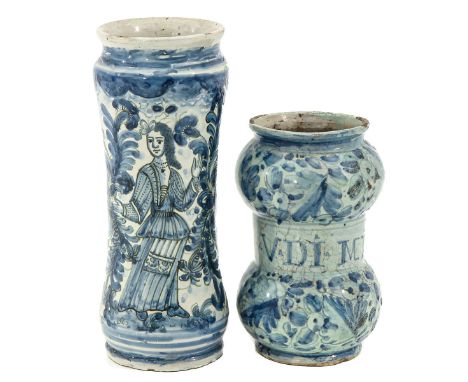 consisting of albarello, painted in dark blue with leaf motifs with the inscription DI MINIO in the middle band, Venetian wor