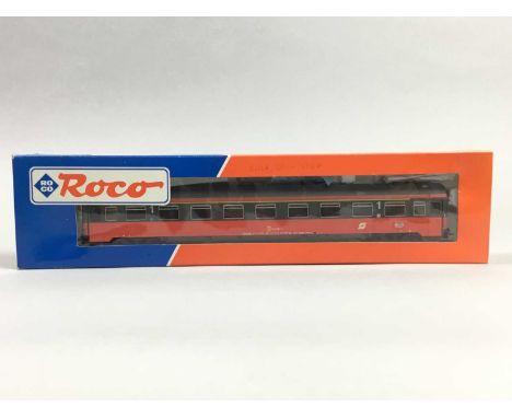 MODEL RAILWAY,coaches and rolling stock including InterMountain 45121-34 and 45103-28, Roco 44329, Hornby R408, Rivarossi 299