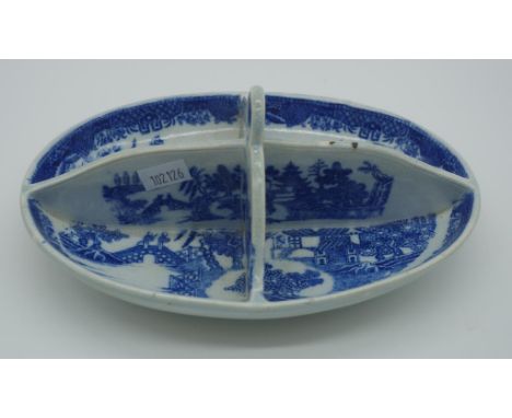 Spode Willow pattern segmented serving dish oval  bowl segmented into 4 sections, with central handle. L19cms approx. No make