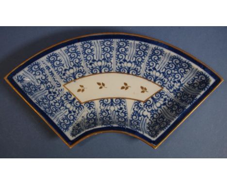 Spode blue & white 'Lily' crescent shaped dish impressed SPODE mark to base, W32.5cm approx. early 19th century.