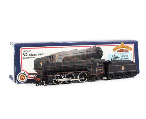 A OO gauge Bachmann Branchline V2 Class 2-6-2 locomotive. Condition Report: IN MINT CONDITION