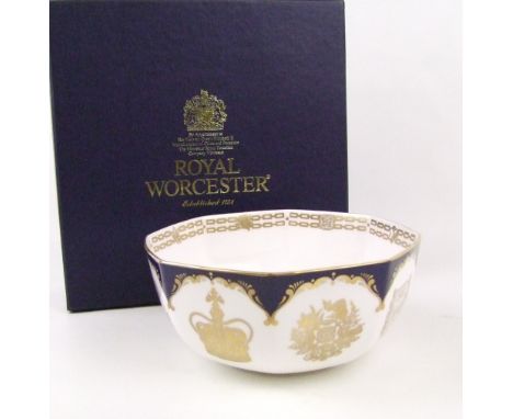 Boxed Royal Worcester Commemorative Bow: Golden Jubilee , diameter 17.5cm 