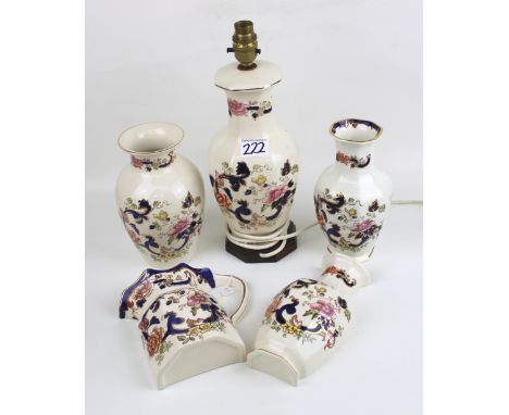 A collection of Masons ceramic items: 'Blue Mandalay' pattern, table lamp, 2 vases &amp; 2 wall pockets. 