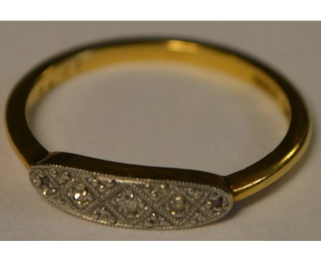 An 18ct diamond chip ring 